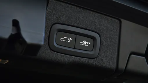 VOLVO XC60 XC60 T8 Plug-In Hybrid AWD Plus Dark aut