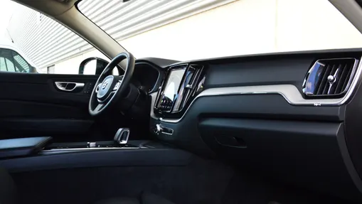 VOLVO XC60 XC60 T8 Plug-In Hybrid AWD Plus Dark aut