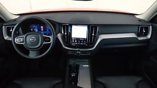 VOLVO XC60 XC60 T8 Plug-In Hybrid AWD Plus Dark aut