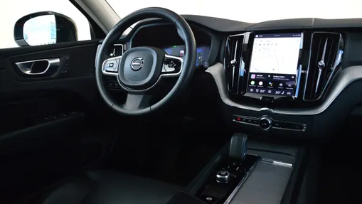 VOLVO XC60 XC60 T8 Plug-In Hybrid AWD Plus Dark aut