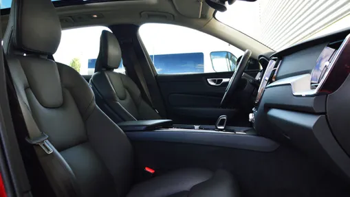VOLVO XC60 XC60 T8 Plug-In Hybrid AWD Plus Dark aut
