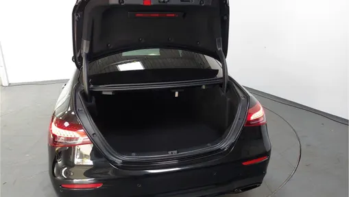 MERCEDES-BENZ E Klasa E 220 d 4-Matic AMG