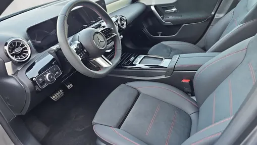 MERCEDES-BENZ A Klasa A 250 e PHEV AMG Line 8G-DCT