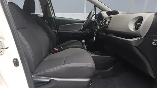 TOYOTA Yaris Yaris 1.0 Active