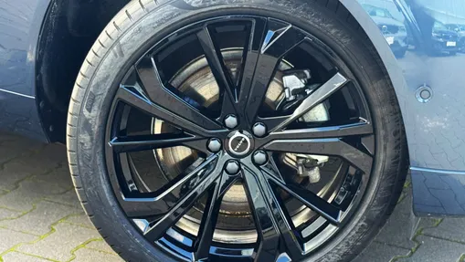 VOLVO XC60 XC60 T8 Plug-In Hybrid AWD Ultra Black Edition aut