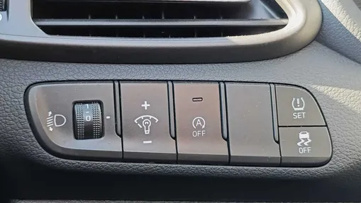 HYUNDAI i30 i30 1.5 T-GDI 48V Smart