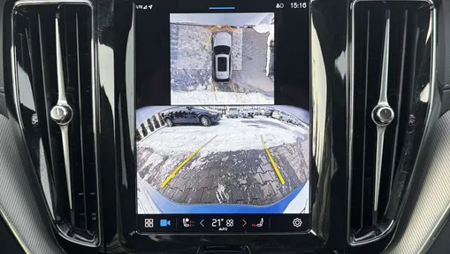 VOLVO XC60 XC60 T6 Plug-In Hybrid AWD Ultra Dark aut