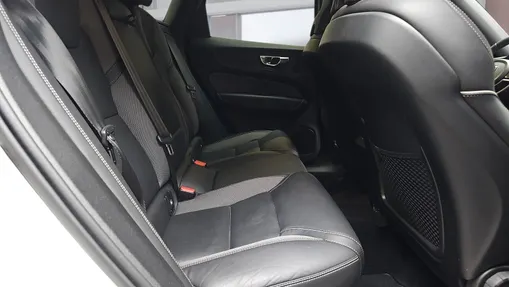 VOLVO XC60 XC60 B4 D AWD R-Design aut
