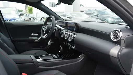MERCEDES-BENZ A Klasa A 200 AMG Line 7G-DCT