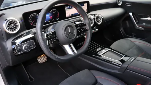 MERCEDES-BENZ A Klasa A 200 AMG Line 7G-DCT
