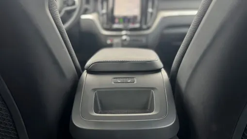 VOLVO XC60 XC60 B4 D Plus Dark aut