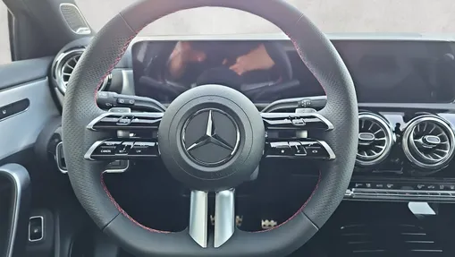 MERCEDES-BENZ A Klasa A 250 e PHEV AMG Line 8G-DCT