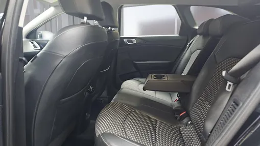KIA Cee'd Ceed 1.6 GDI PHEV Business Line DCT