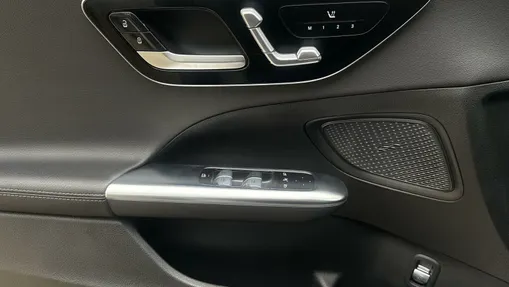 MERCEDES-BENZ C Klasa C 180 mHEV AMG