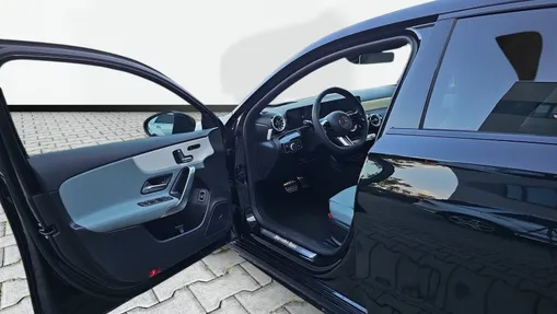 MERCEDES-BENZ A Klasa A 250 e PHEV AMG Line 8G-DCT