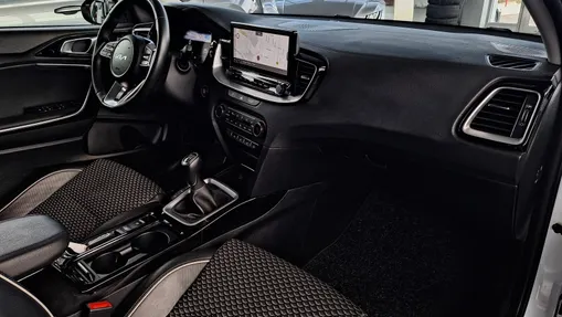 KIA Cee'd Ceed 1.5 T-GDI Business Line