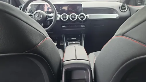 MERCEDES-BENZ GLB GLB 200 d AMG Line 8G-DCT