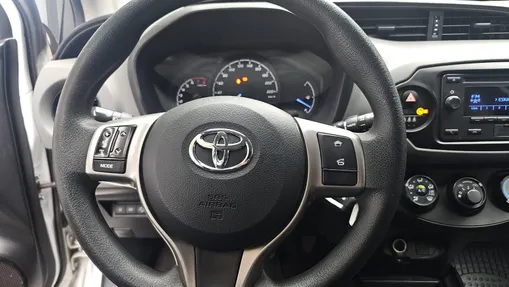 TOYOTA Yaris Yaris 1.0 Active