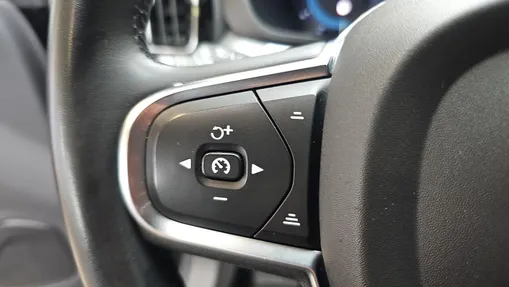 VOLVO XC60 XC60 B4 B Essential aut