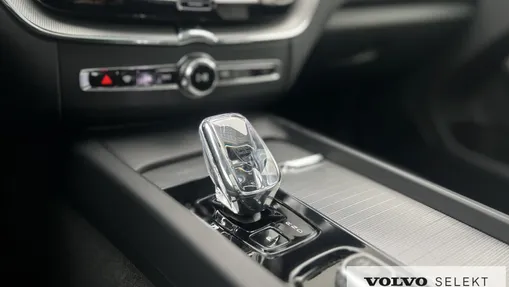 VOLVO XC60 XC60 T8 Plug-In Hybrid AWD Ultimate Dark aut