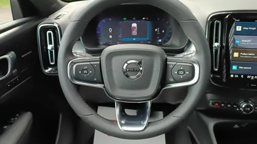 VOLVO XC40 XC40 B3 Plus Dark aut