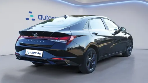 HYUNDAI Elantra Elantra 1.6 Smart CVT