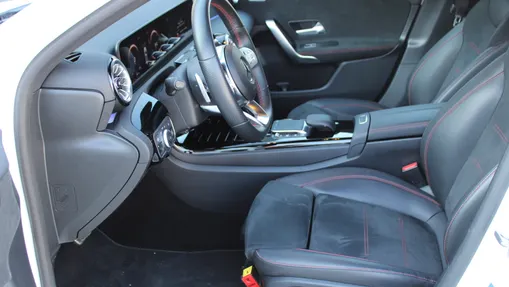 MERCEDES-BENZ A Klasa A 200 4-Matic AMG Line 8G-DCT