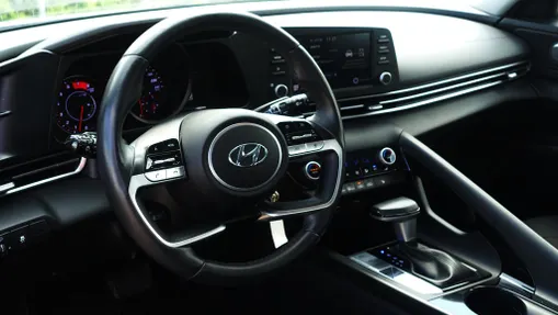 HYUNDAI Elantra Elantra 1.6 Smart CVT