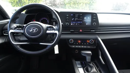 HYUNDAI Elantra Elantra 1.6 Smart CVT