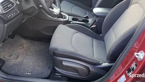 HYUNDAI i30 i30 1.5 T-GDI 48V Classic +