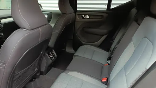 VOLVO XC40 XC40 B3 Plus Dark aut