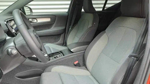 VOLVO XC40 XC40 B3 Plus Dark aut