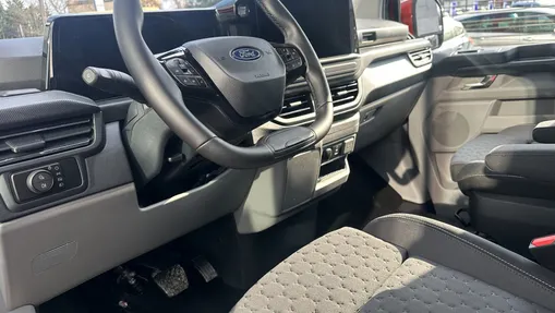 FORD Transit Custom Transit Custom 2.0 EcoBlue 320 L1H1 AWD Limited (bryg.) Aut. Nowy