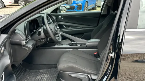 HYUNDAI Elantra Elantra 1.6 Smart CVT