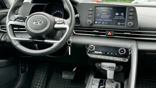 HYUNDAI Elantra Elantra 1.6 Smart CVT