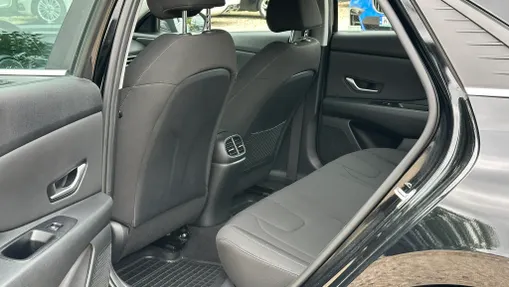 HYUNDAI Elantra Elantra 1.6 Smart CVT