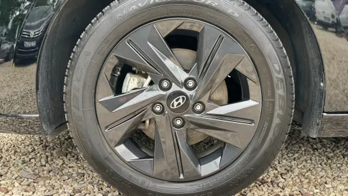 HYUNDAI Elantra Elantra 1.6 Smart CVT