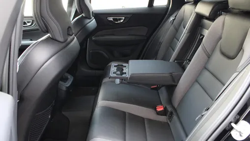 VOLVO V60 R DESIGN V60 B4 D Plus Dark aut