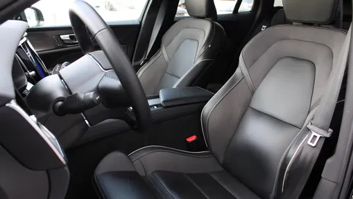 VOLVO V60 R DESIGN V60 B4 D Plus Dark aut