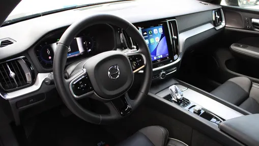 VOLVO V60 R DESIGN V60 B4 D Plus Dark aut