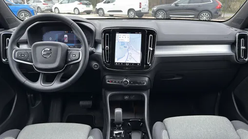 VOLVO XC40 XC40 B3 Plus Dark aut