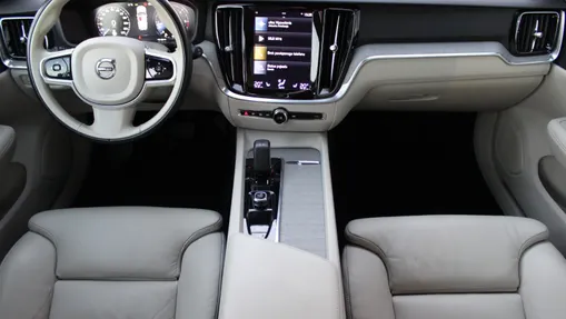 VOLVO V60 V60 CC B4 D AWD aut