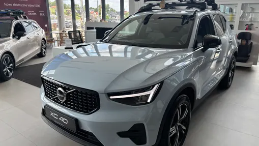 VOLVO XC40 XC40 B3 Plus Dark aut Nowy