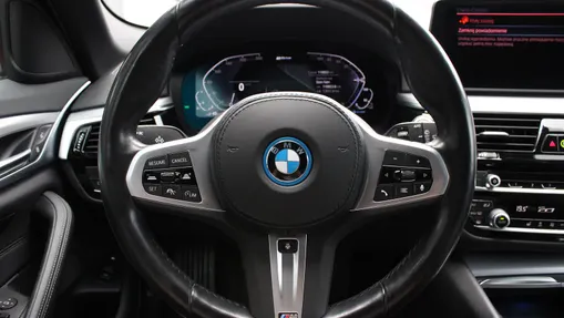 BMW Seria 5 530e xDrive M Sport sport-aut