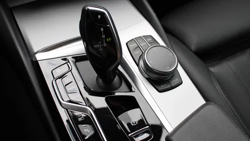 BMW Seria 5 530e xDrive M Sport sport-aut