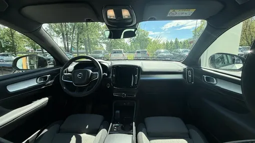 VOLVO XC40 XC40 B3 Plus Dark aut