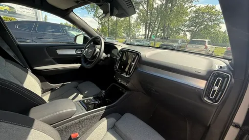 VOLVO XC40 XC40 B3 Plus Dark aut