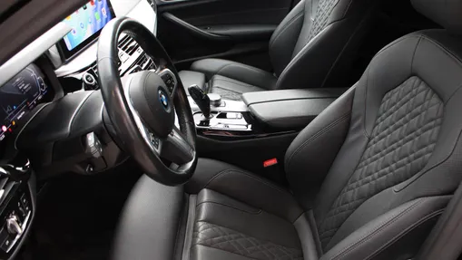 BMW Seria 5 530e xDrive M Sport sport-aut
