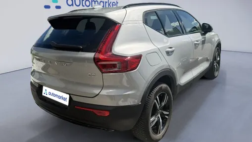 VOLVO XC40 XC40 B3 Plus Dark aut