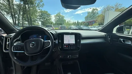 VOLVO XC40 XC40 B3 Plus Dark aut